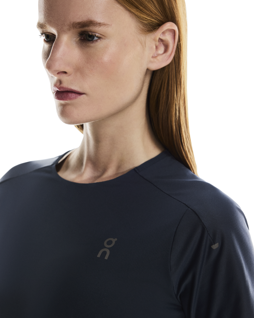 On Women's Performance-T | Navy/Black