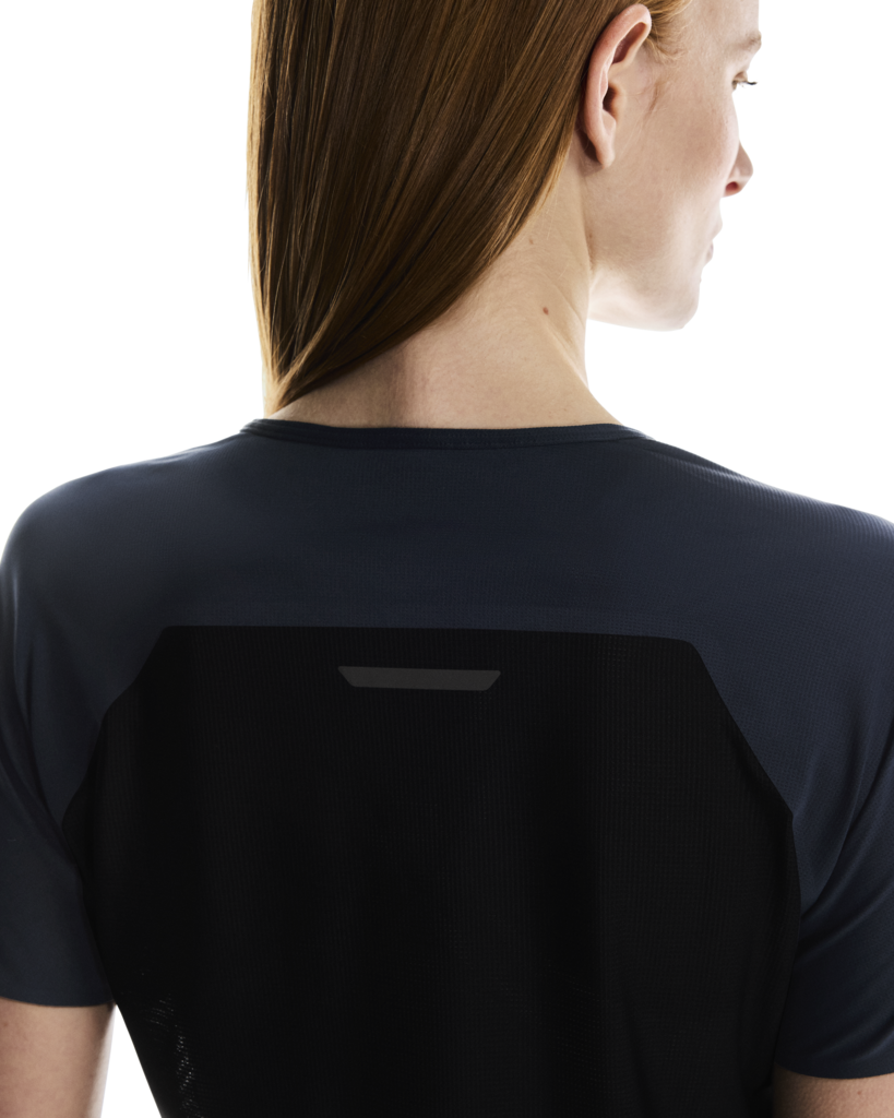 On Women's Performance-T | Navy/Black