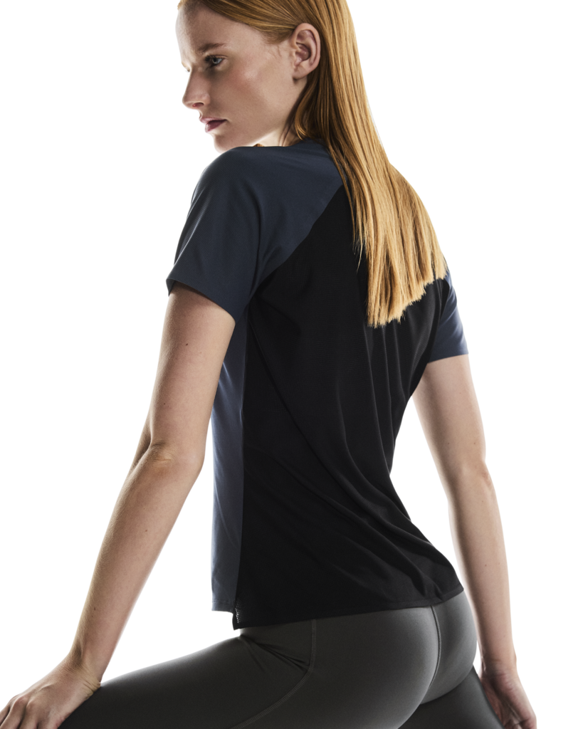 On Women's Performance-T | Navy/Black