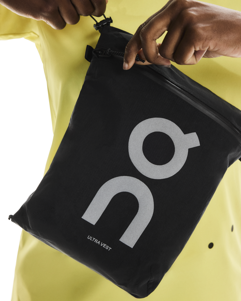 On Running Ultra Vest Pro | Black