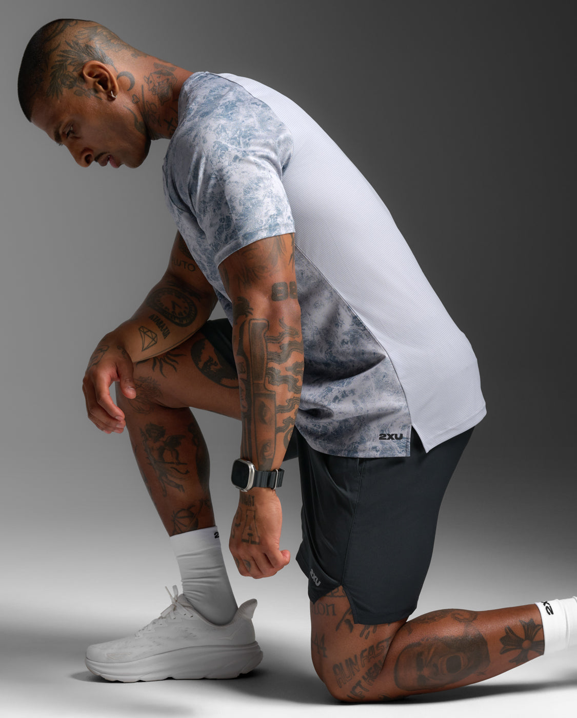 2XU Men's Aero Tee | Weathervane Marble/Black Reflective