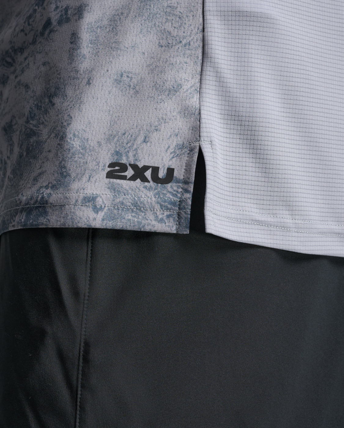 2XU Men's Aero Tee | Weathervane Marble/Black Reflective