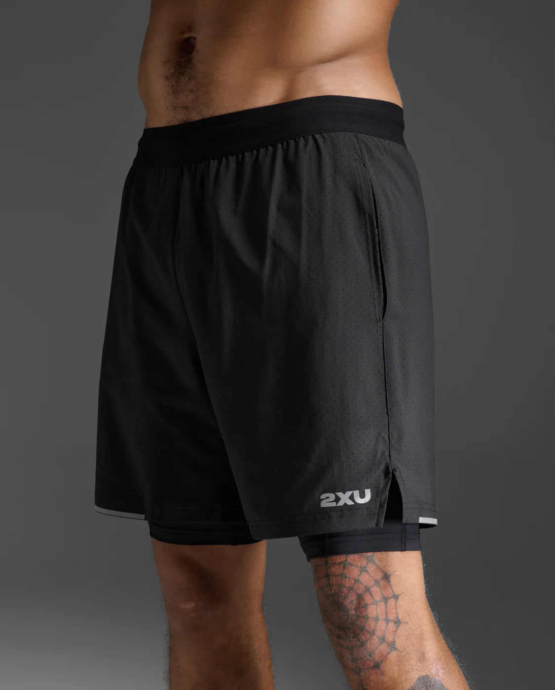 2XU Men's Aero 2-In-1 7" Shorts | Black