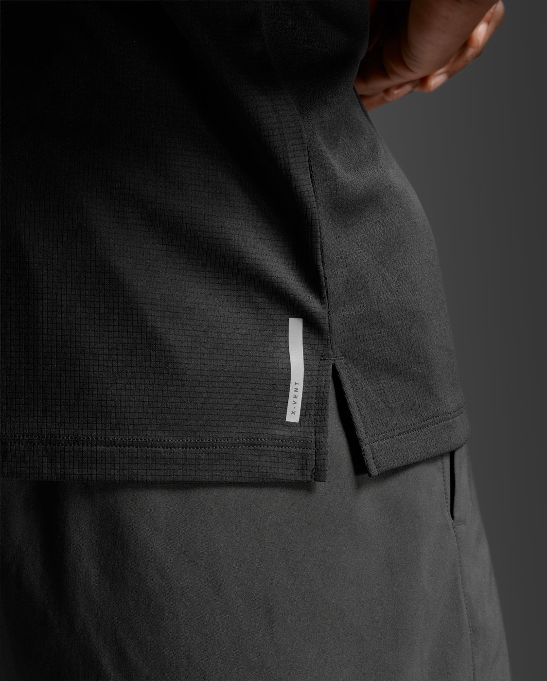 2XU Mens Aero Mesh Tank | Black