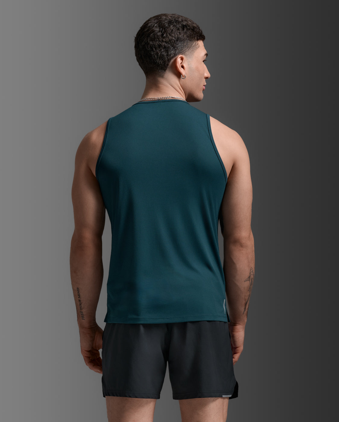 2XU Mens Aero Mesh Tank | Dark Moss