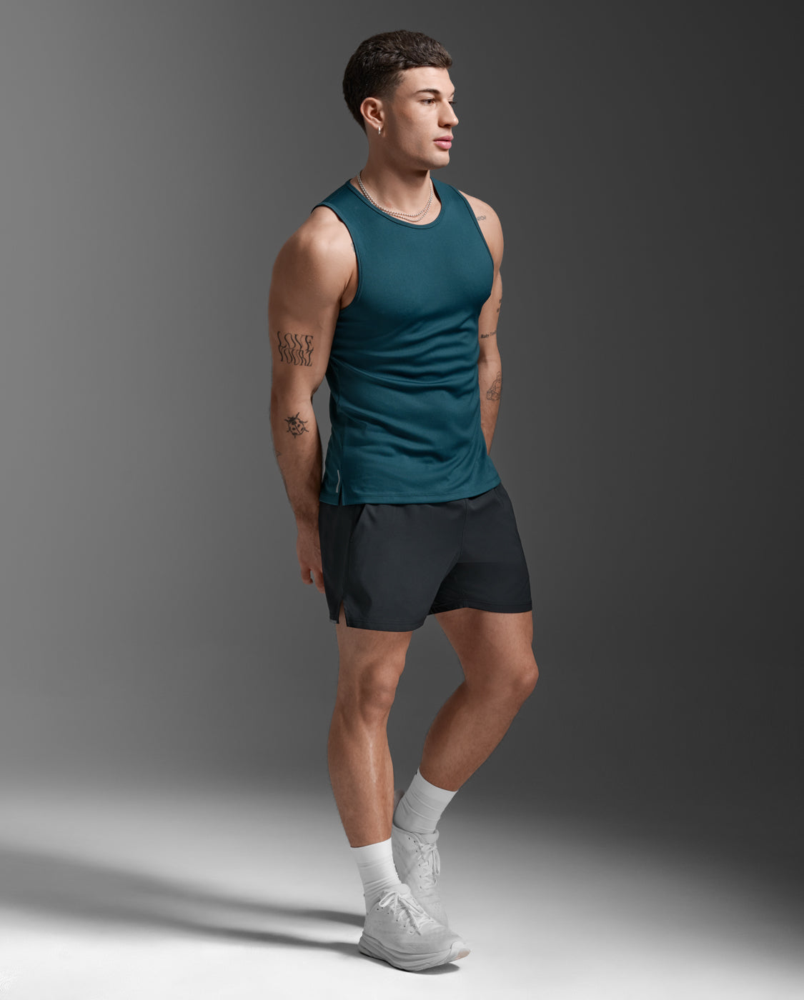 2XU Mens Aero Mesh Tank | Dark Moss
