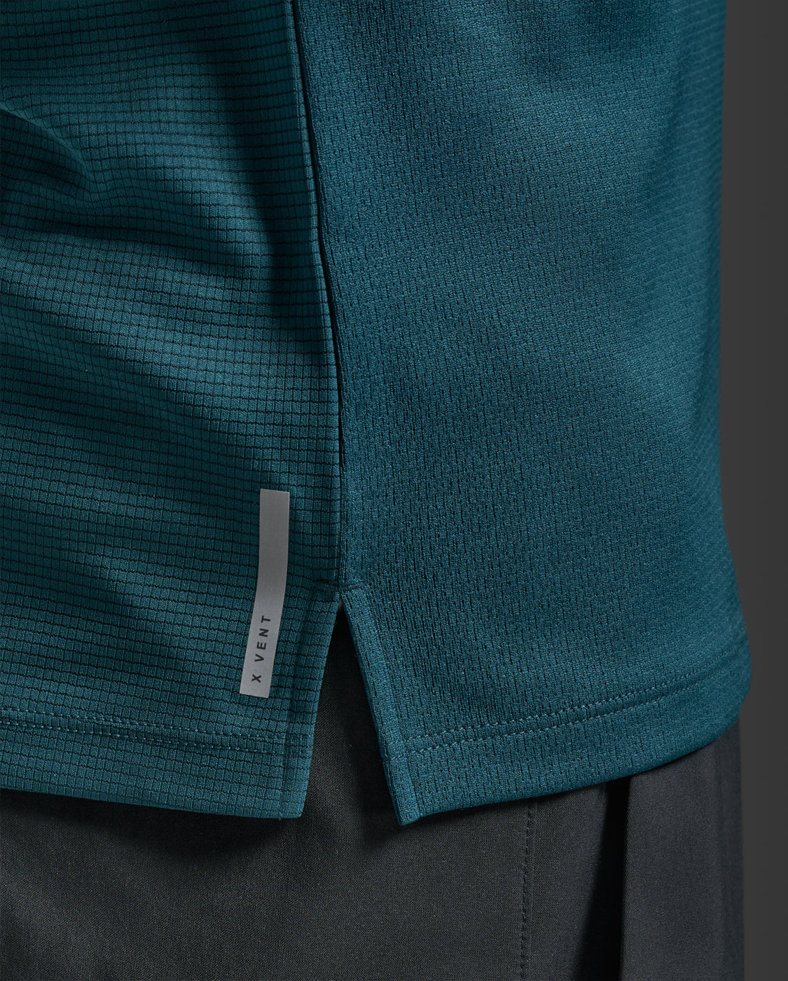 2XU Mens Aero Mesh Tank | Dark Moss