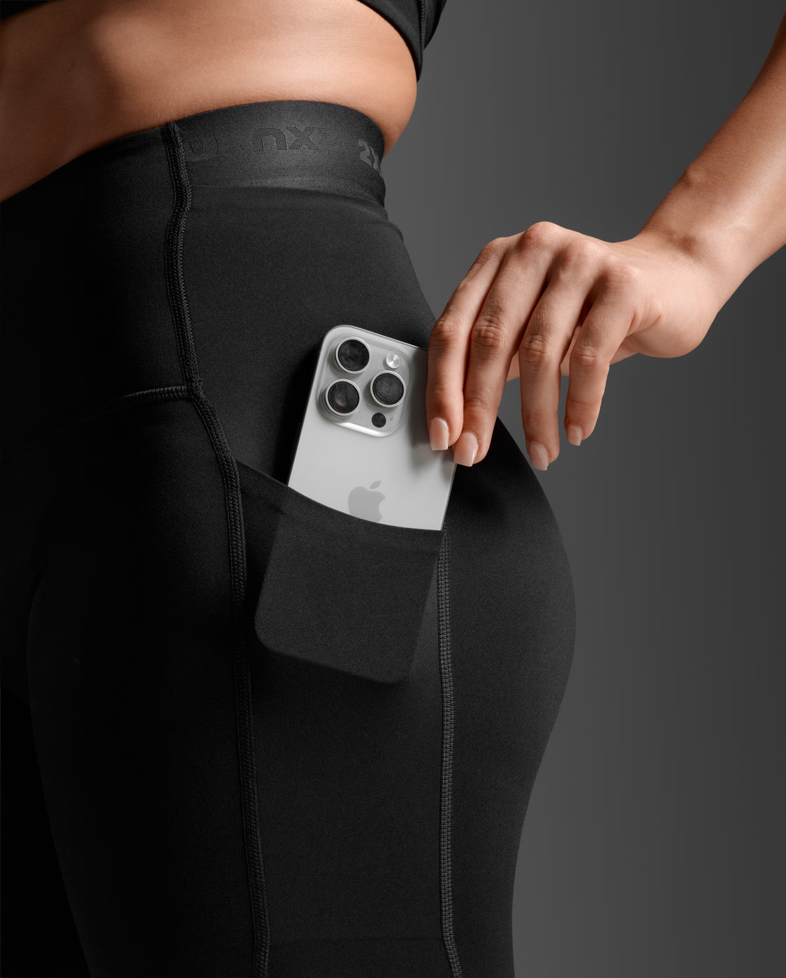 2XU Women's Form Stash High Rise Compression Tights with Pockets