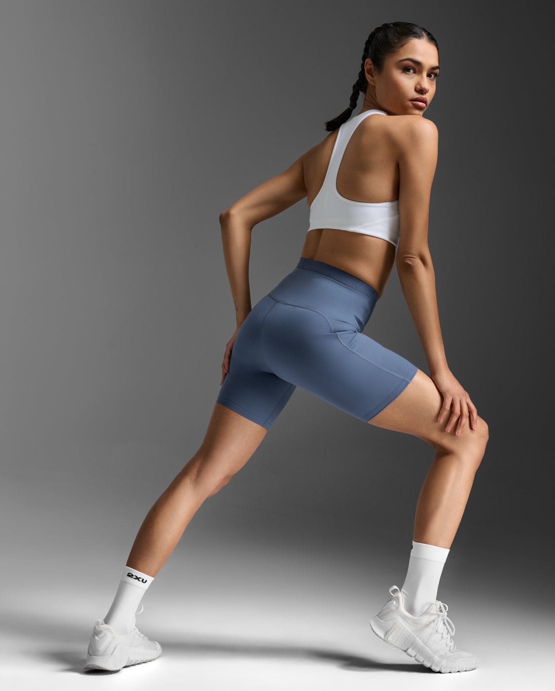 2XU Women's Form Stash Hi-Rise 6" Compression Short With Pocket